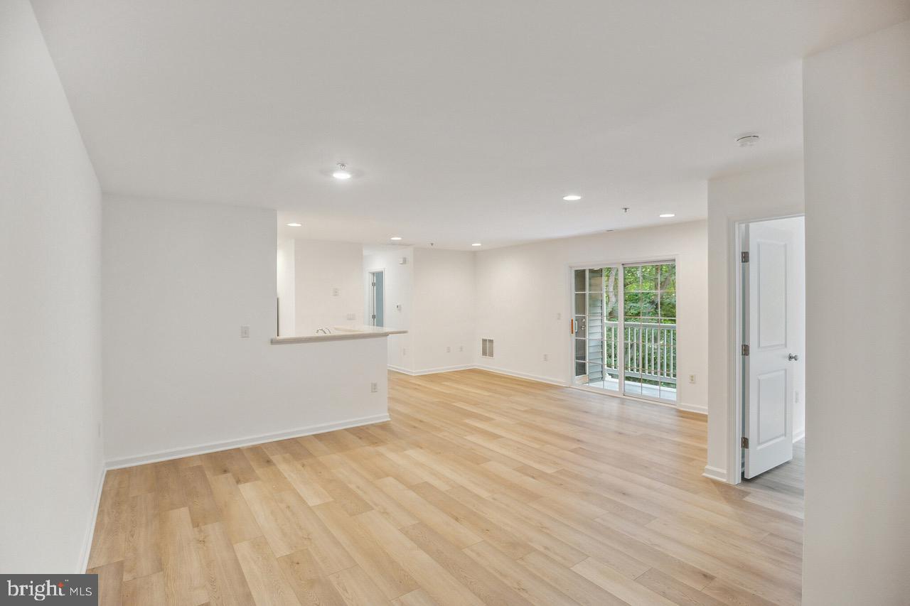 111 Natalie Road Delran, NJ 08075 - Photo 3 of 25 Gallery Image 3