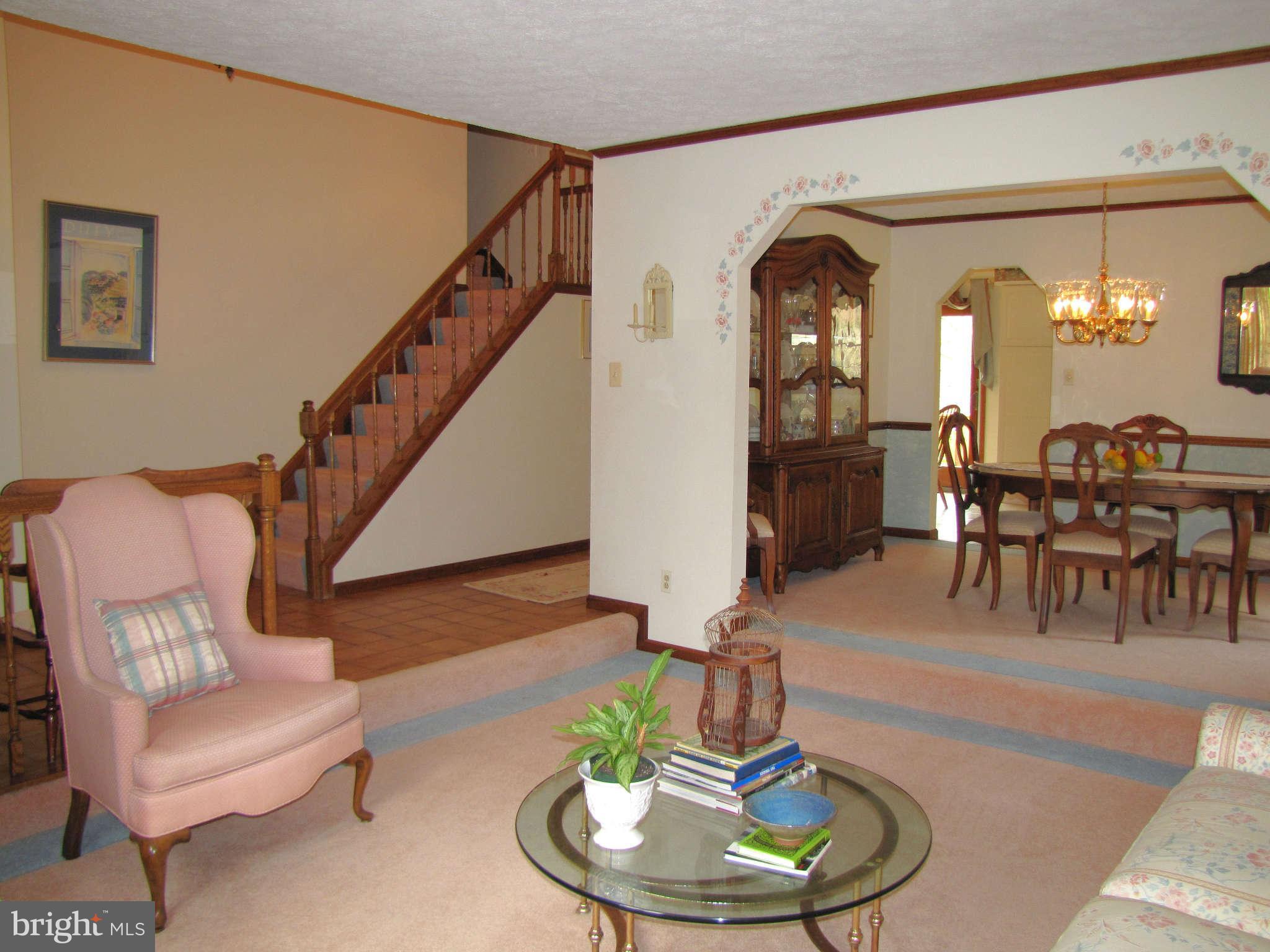 9050 Dumhart Road Laurel, MD 20723 - Photo 4 of 30 Living Room