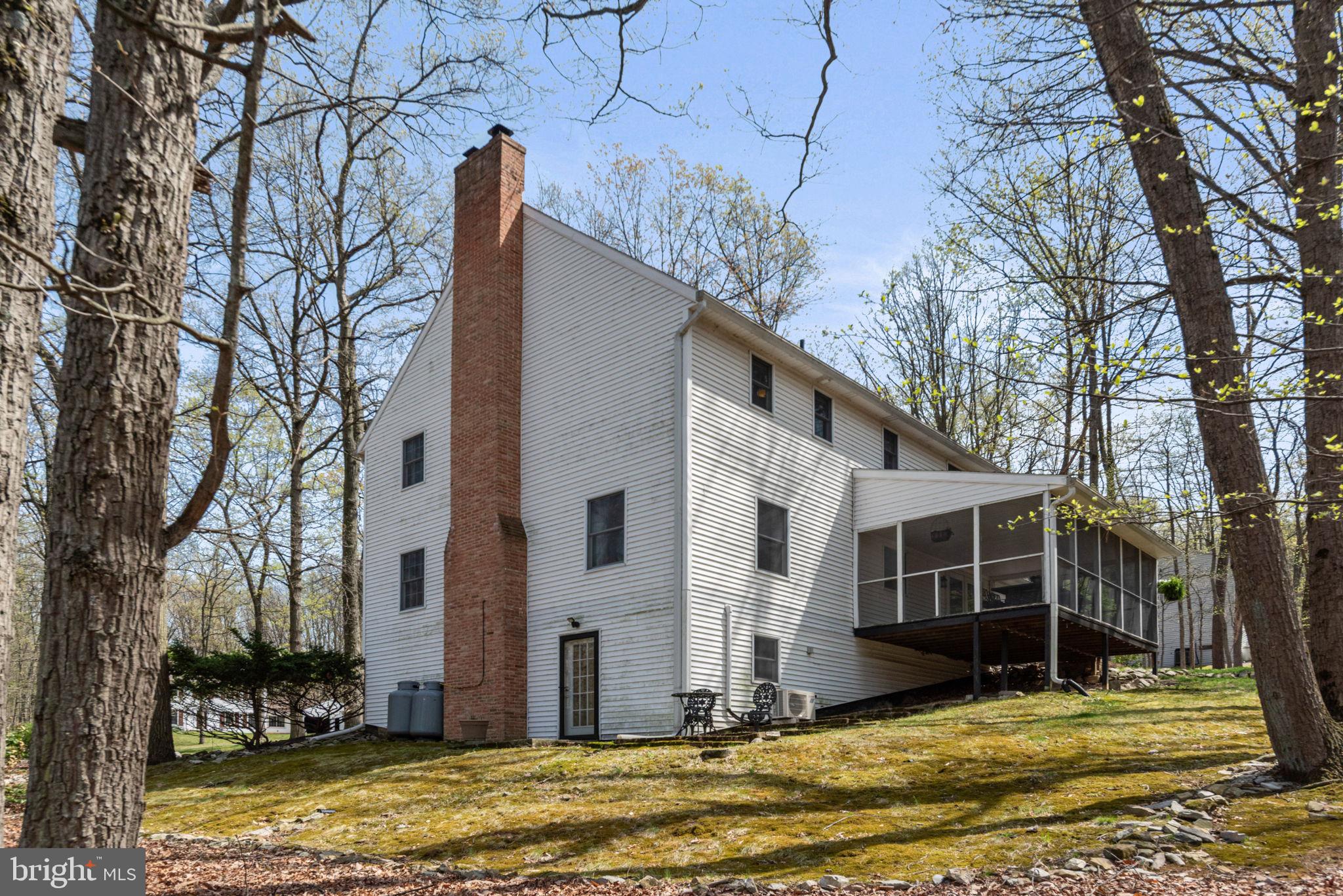 662 Shannon Road Boiling Springs, PA 17007 - Photo 7 of 50 Gallery Image 7