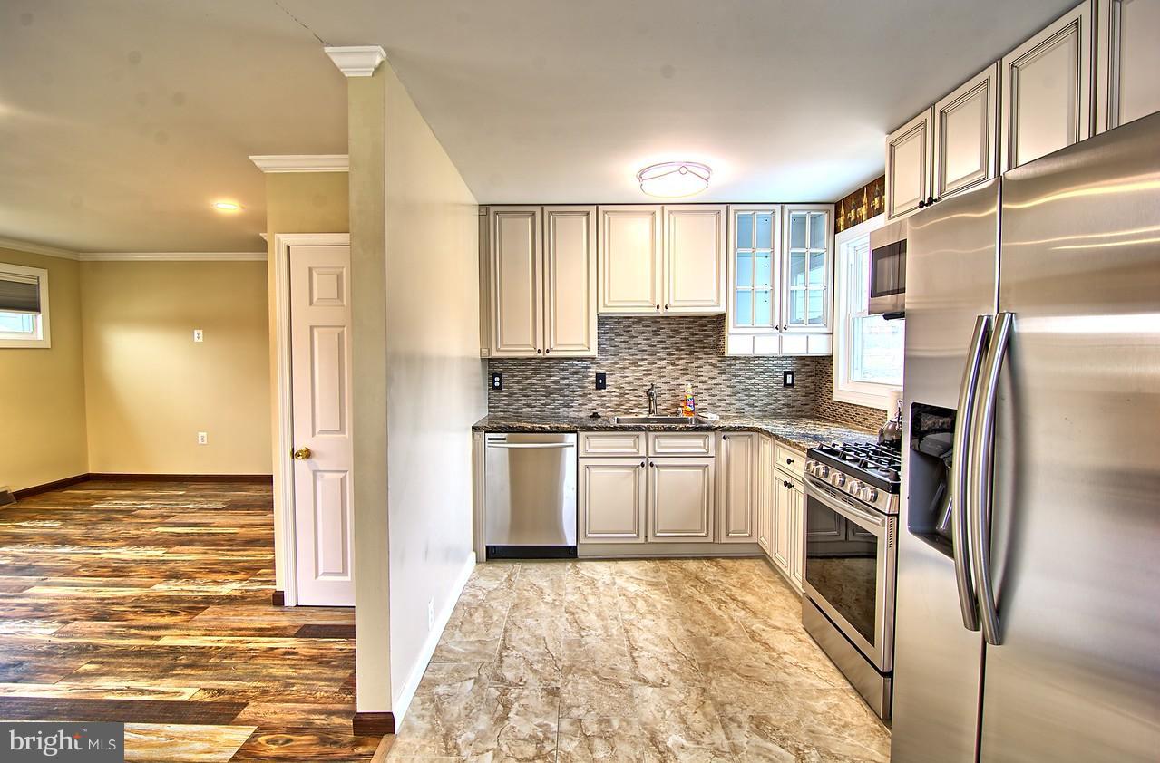 22 Wengate Road Owings Mills, MD 21117 - Photo 4 of 15 Kitchen