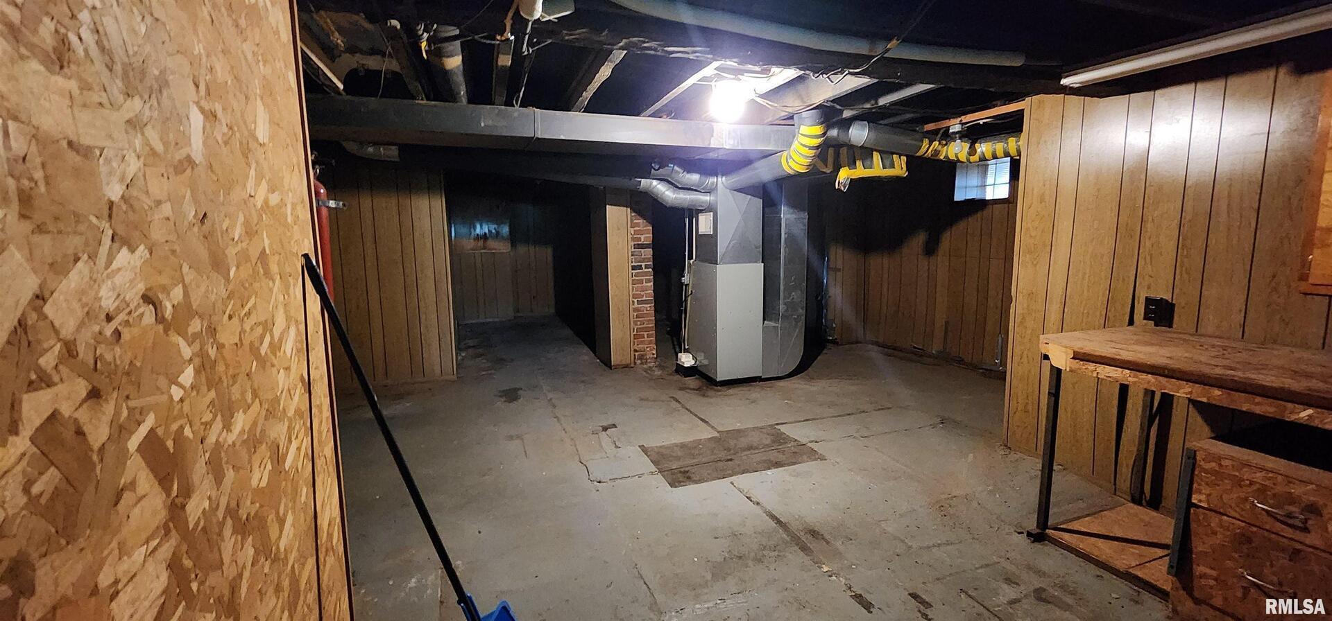 1713 North 5th Street Clinton, IA 52732 - Photo 19 of 22