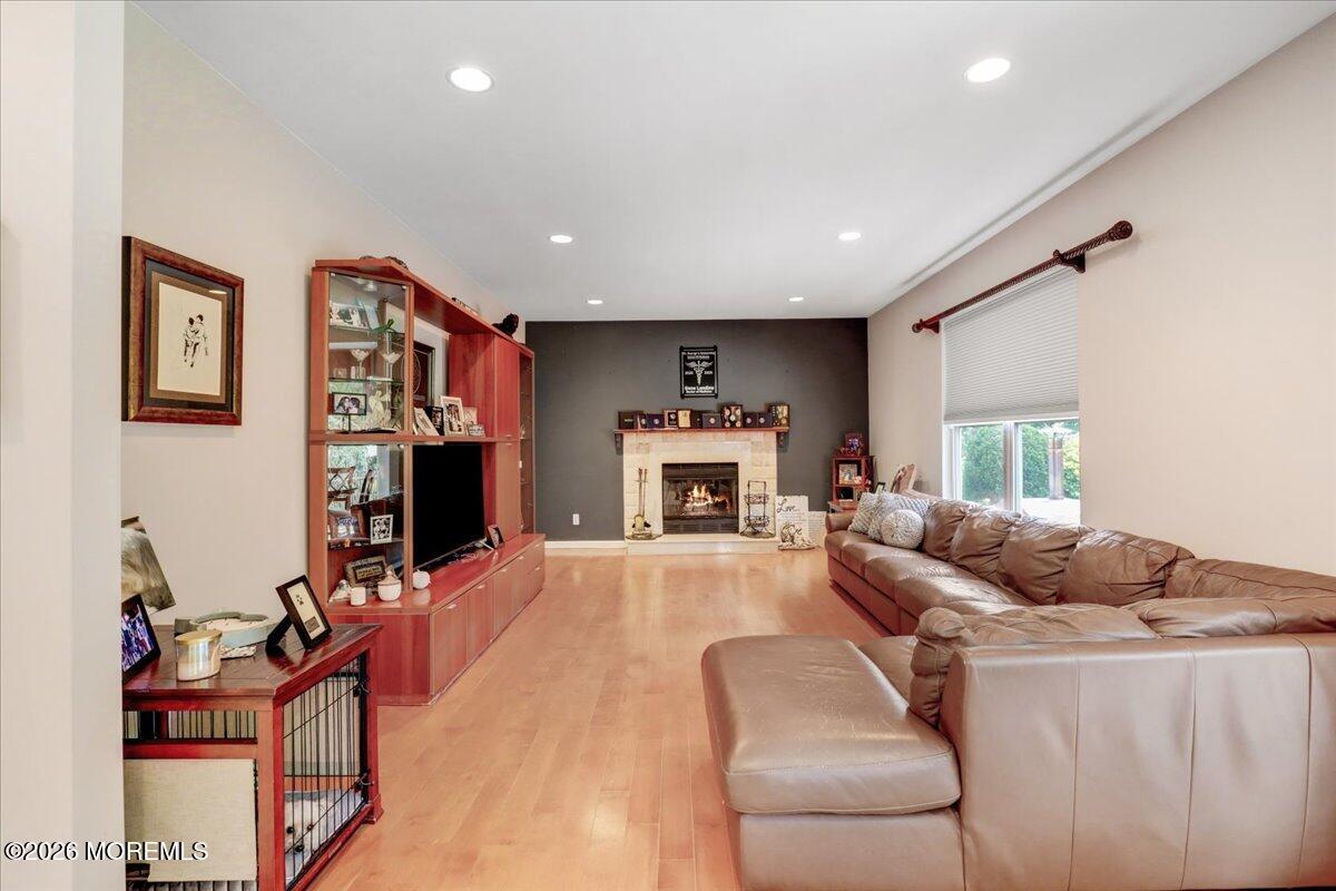 9 Cecilia Court Howell, NJ 07731 - Photo 10 of 47 IMG_5427