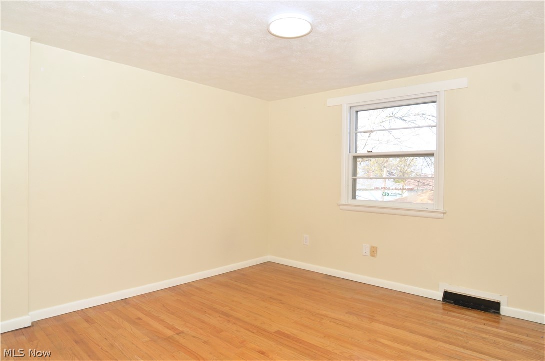 11117 Exeter Road Garfield Heights, OH 44125 - Photo 21 of 35