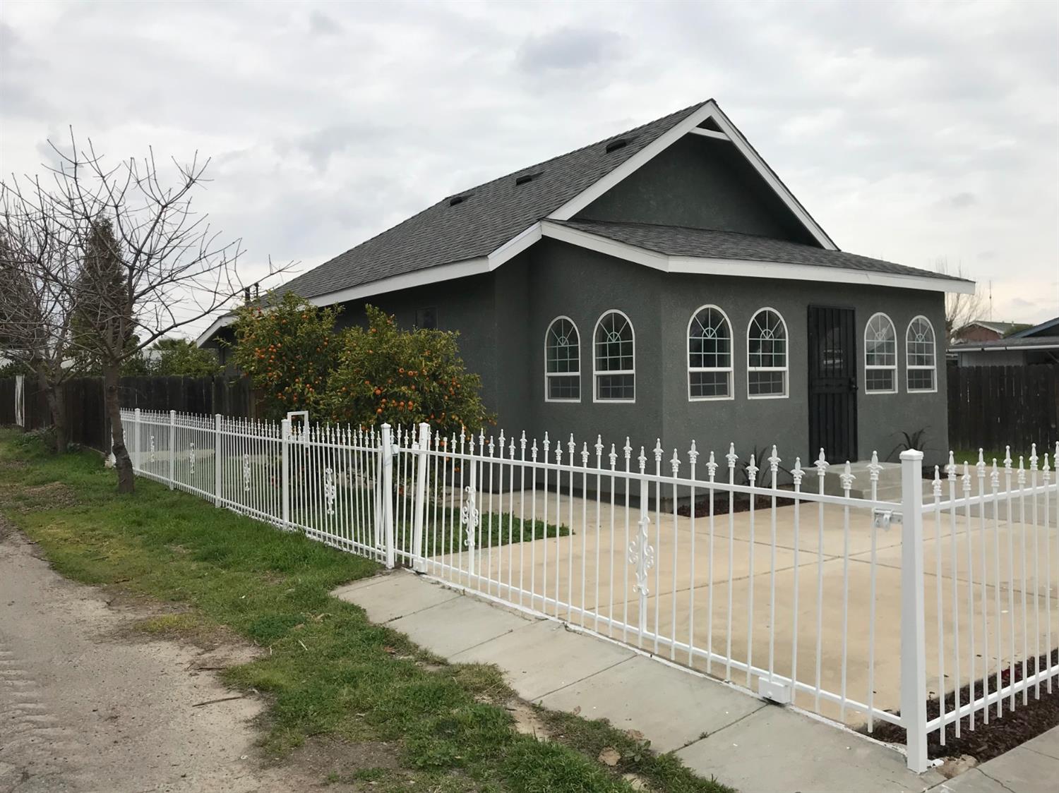 2019 12th Street Reedley, CA 93654 - Photo 3 of 9
