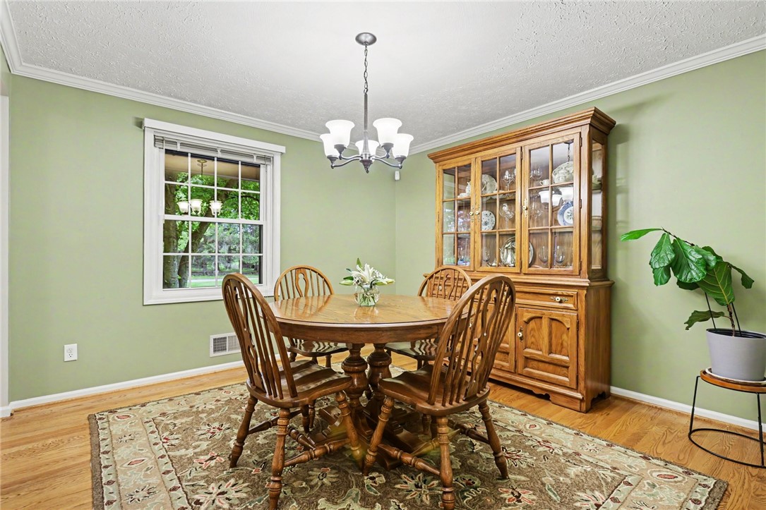 10 High Point Drive Parma, NY 14559 - Photo 5 of 28 Bright and inviting dining room with natural light