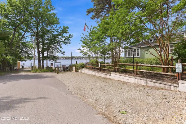 $825,000 | 335 Iroquois Drive, Brick, NJ 08724