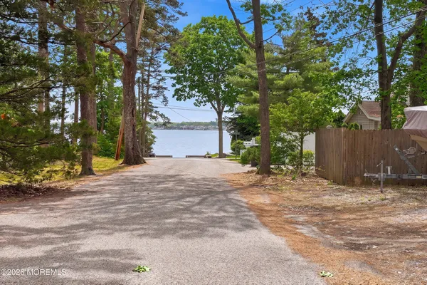 $825,000 | 335 Iroquois Drive, Brick, NJ 08724