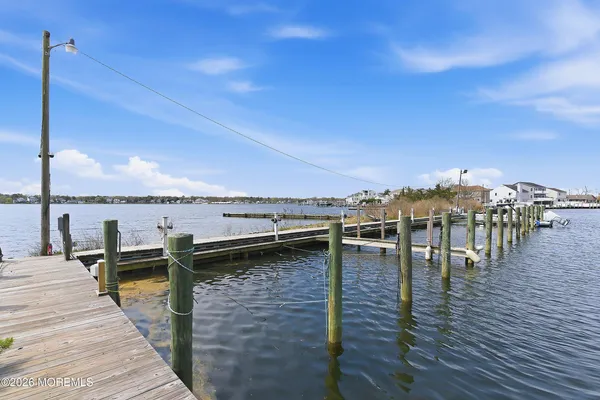 $825,000 | 335 Iroquois Drive, Brick, NJ 08724