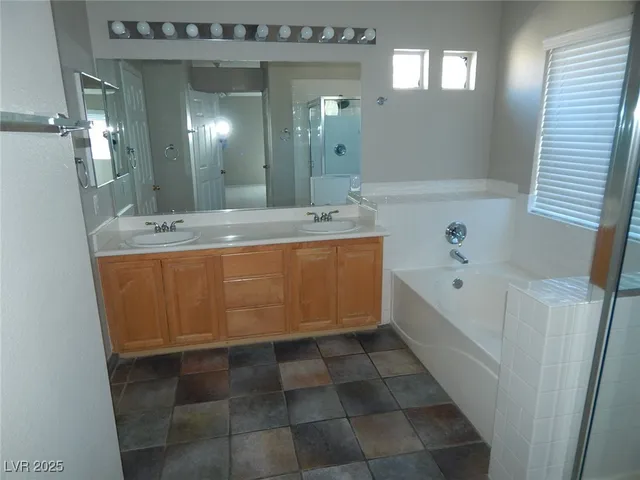 $2,195 | 316 Greenleaf Glen Street, Henderson, NV 89014