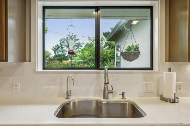 $1,418,000 | 9760 Willow Avenue, Cotati, CA 94931