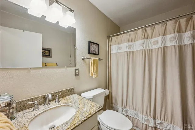 $1,418,000 | 9760 Willow Avenue, Cotati, CA 94931