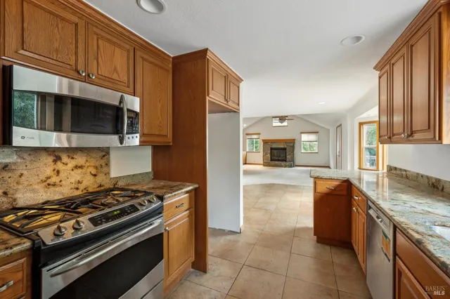 $1,418,000 | 9760 Willow Avenue, Cotati, CA 94931