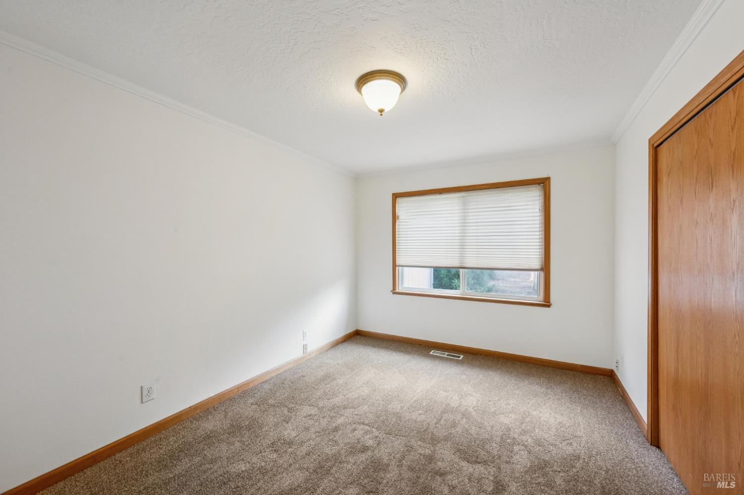 9760 Willow Avenue Cotati, CA 94931 - Photo 45 of 63 an empty room with a window