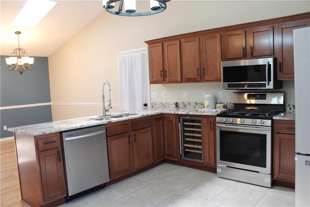 105 East Falcon Run Pendleton, IN 46064 - Photo 4 of 39 Gallery Image 4