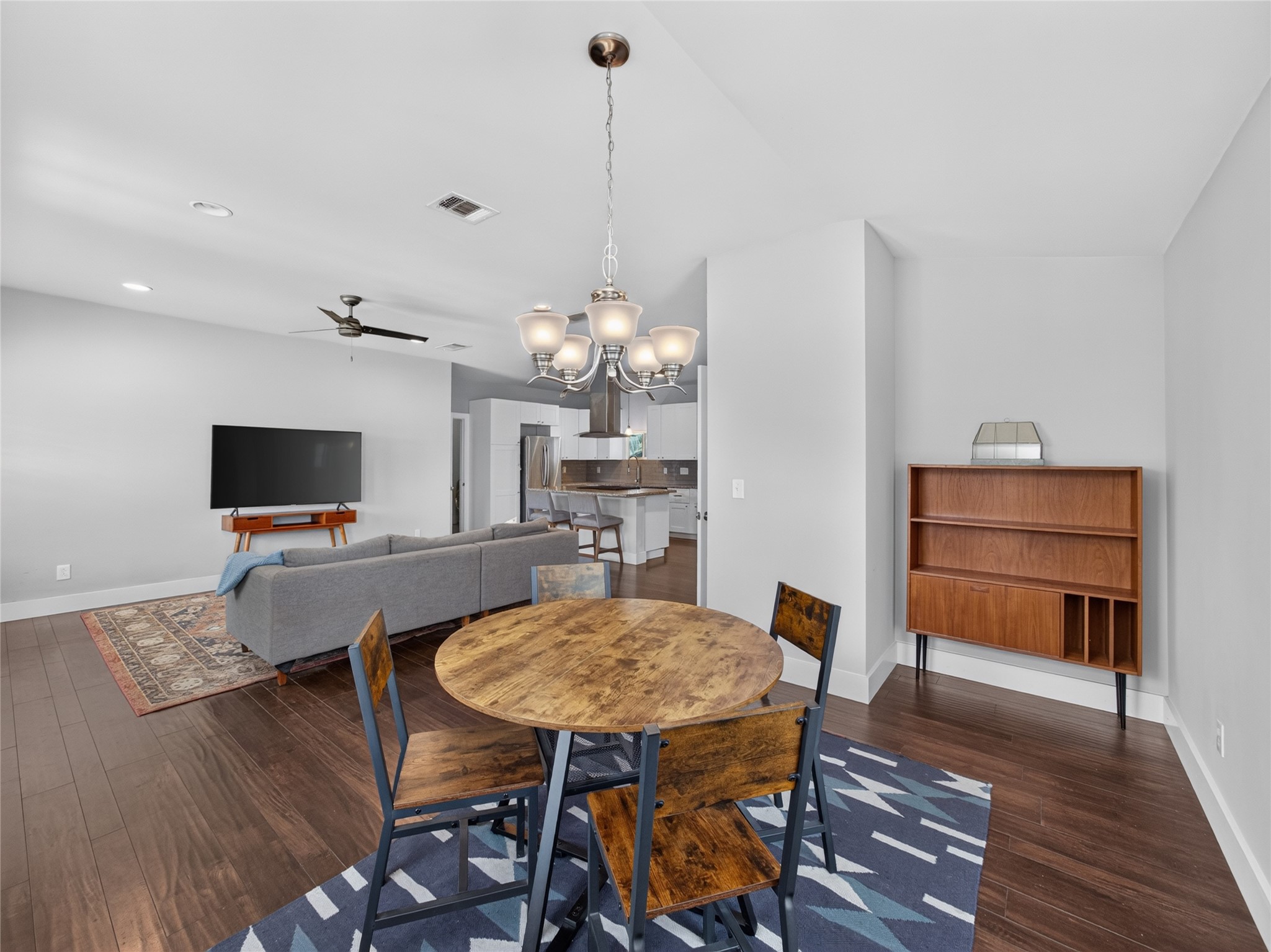 4504 Kitty Avenue Austin, TX 78721 - Photo 7 of 34