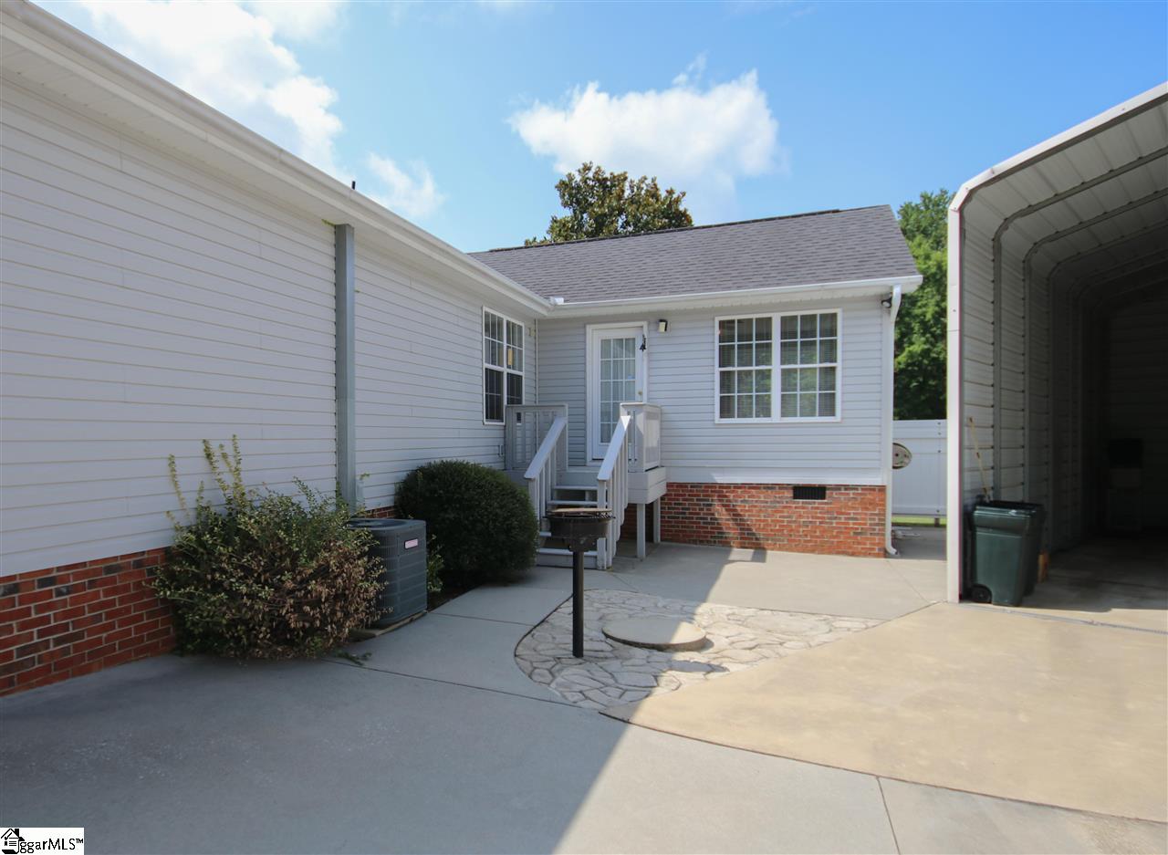 740 Pope Field Road Easley, SC 29642 - Photo 4 of 28 Gallery Image 4