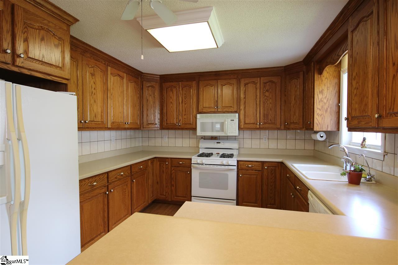 740 Pope Field Road Easley, SC 29642 - Photo 9 of 28 Gallery Image 9