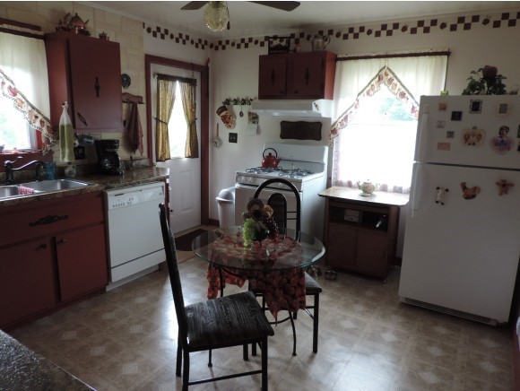 3211 Barton Road Albany, VT 05845 - Photo 6 of 22