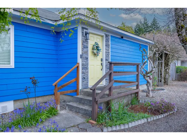 $299,000 | 1070 West 11th Street, Coquille, OR 97423