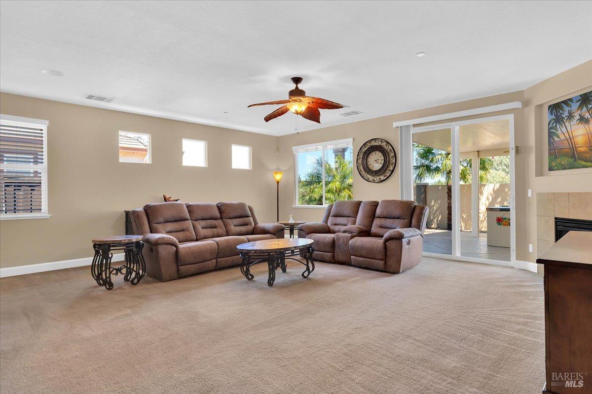 331 Frisbie Circle Vacaville, CA 95688 - Photo 8 of 93