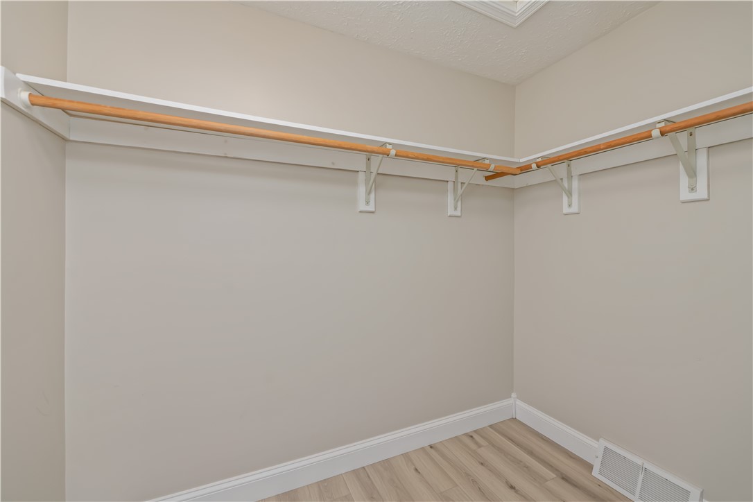 40 Old Stone Lane Greece, NY 14615 - Photo 16 of 23