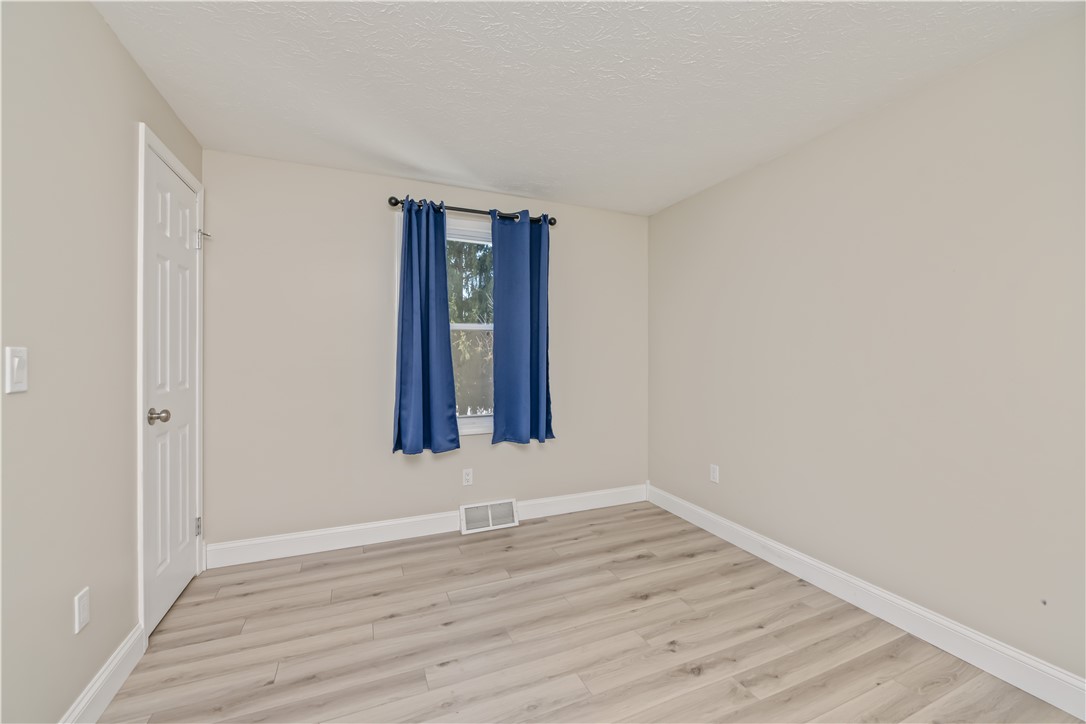 40 Old Stone Lane Greece, NY 14615 - Photo 17 of 23