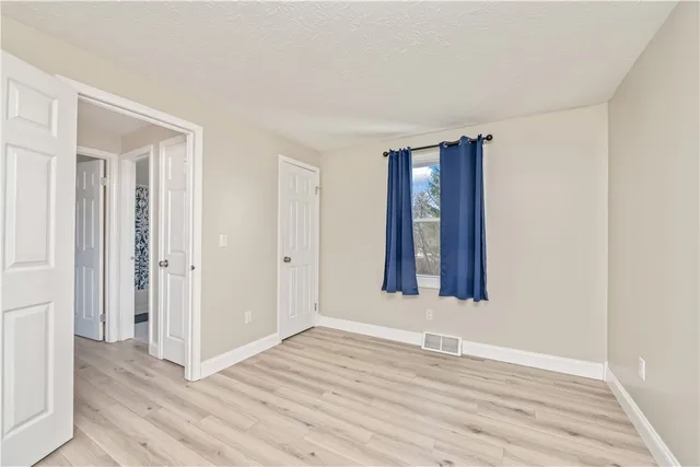 $179,900 | 40 Old Stone Lane, Greece, NY 14615