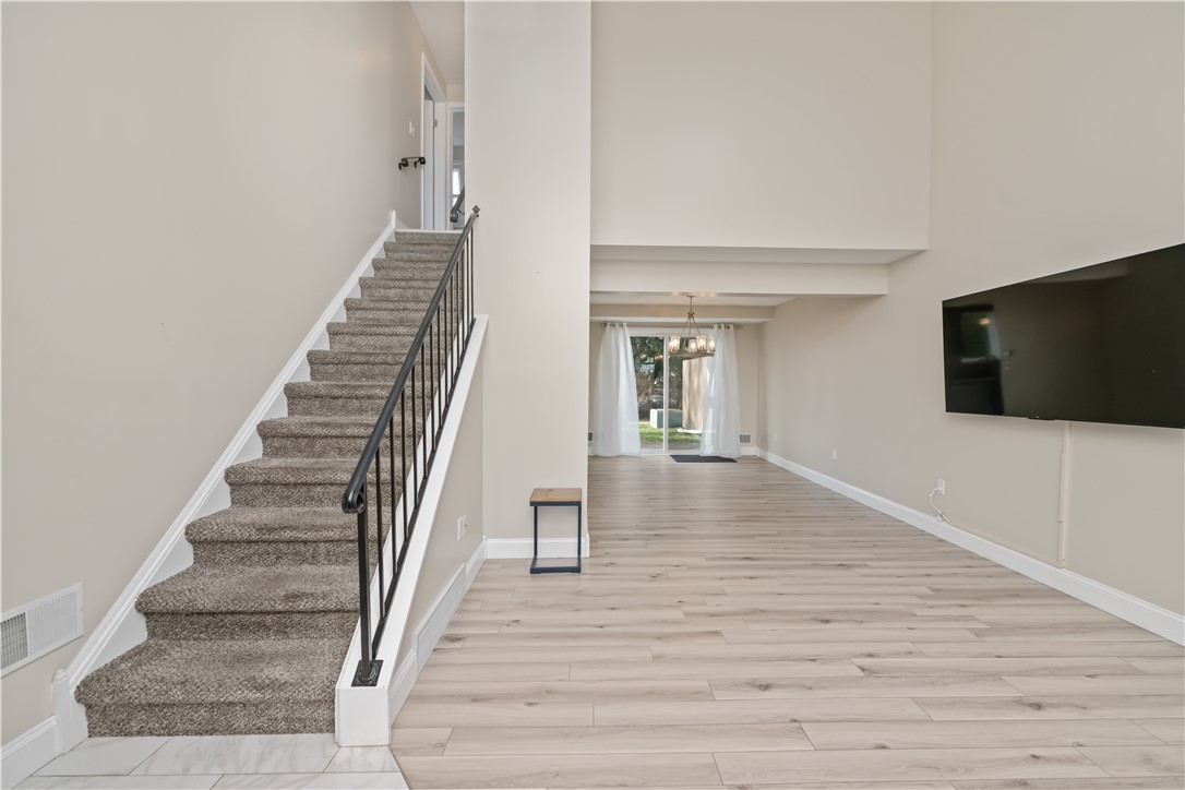 40 Old Stone Lane Greece, NY 14615 - Photo 3 of 23