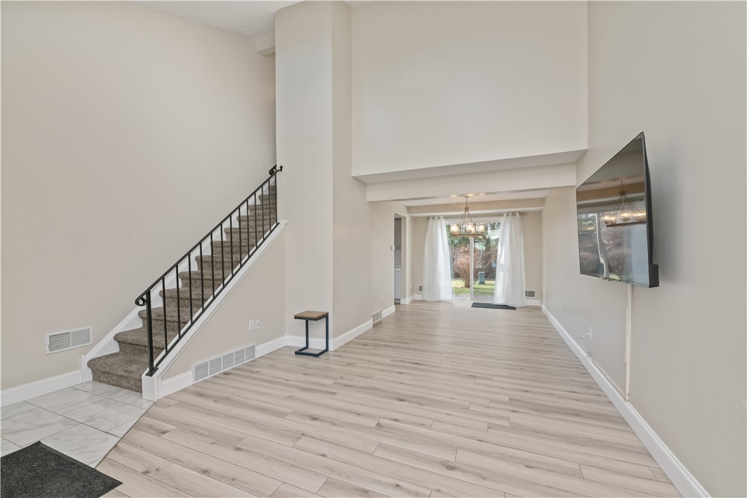 40 Old Stone Lane Greece, NY 14615 - Photo 4 of 23