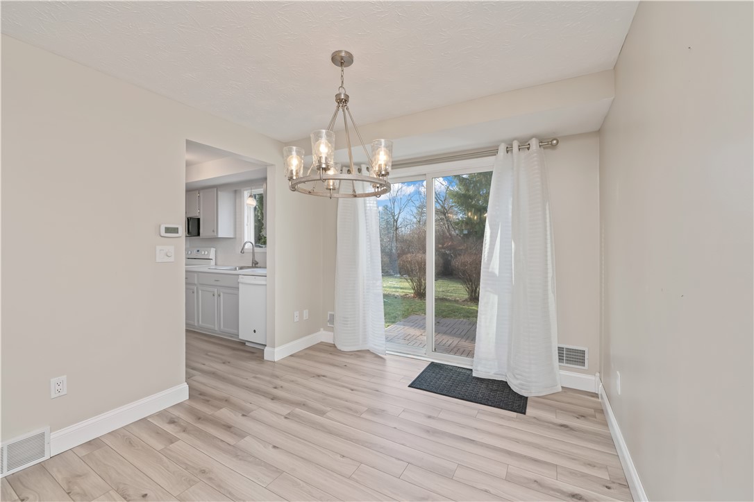 40 Old Stone Lane Greece, NY 14615 - Photo 8 of 23