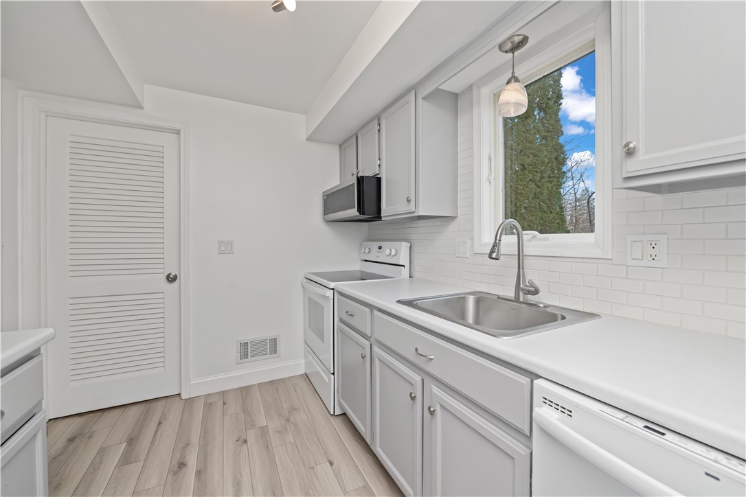 40 Old Stone Lane Greece, NY 14615 - Photo 9 of 23