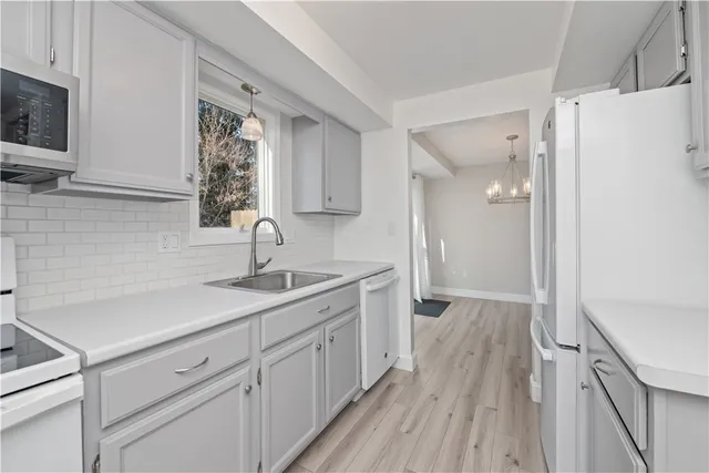 $179,900 | 40 Old Stone Lane, Greece, NY 14615