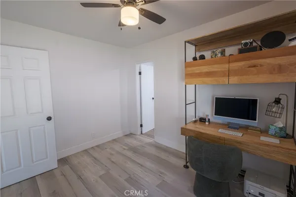 a view of room with workspace