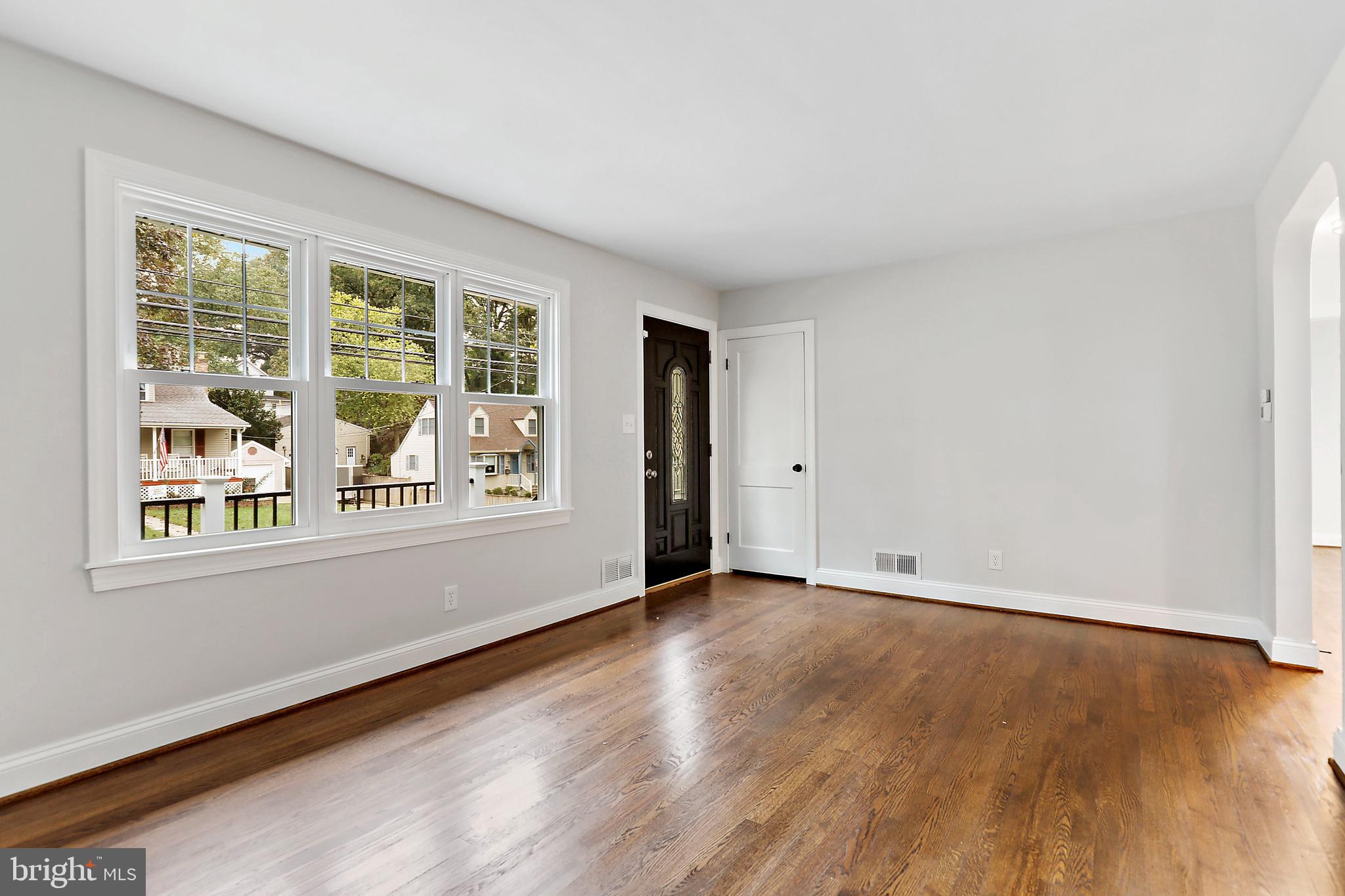 410 West Maple Road Linthicum Heights, MD 21090 - Photo 6 of 58 Living Room