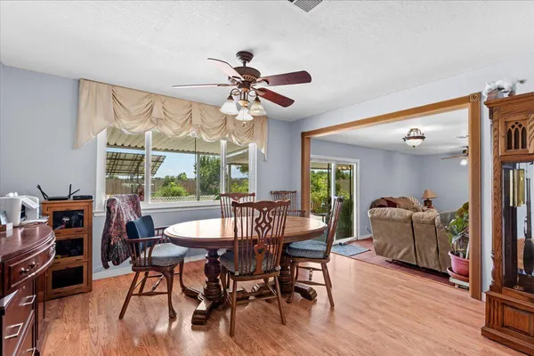 $379,900 | 19577 Medo Vale Lane, Redding, CA 96002