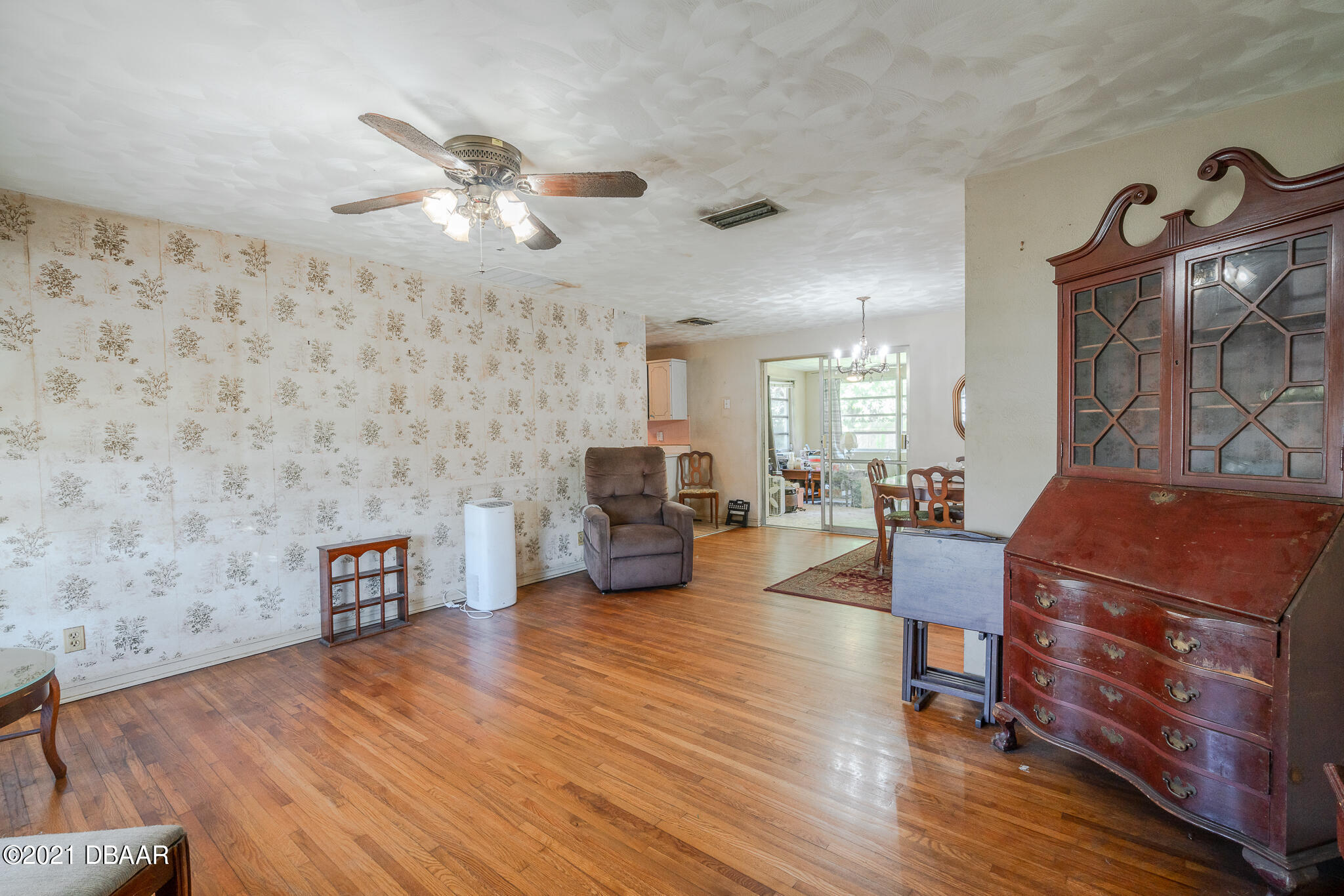 1029 Cherokee Ranch Road Holly Hill, FL 32117 - Photo 10 of 20 living room