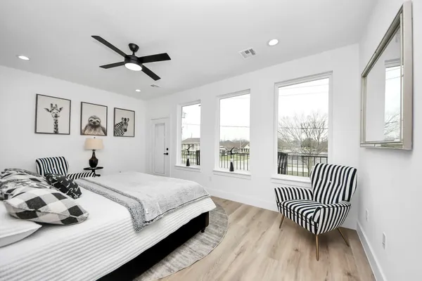 $2,100 | 9028 Scott Street, Houston, TX 77051