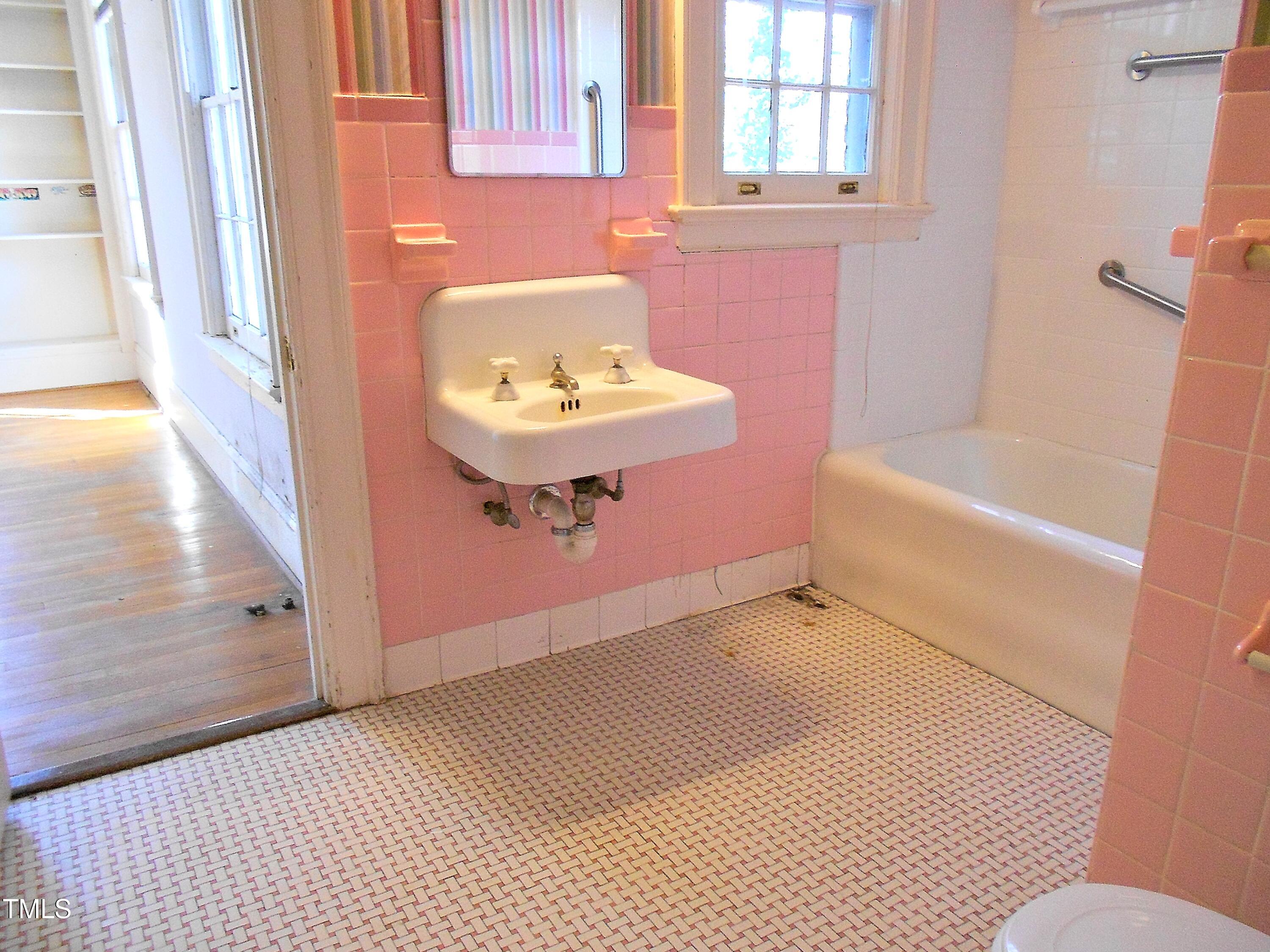 1703 St Marys Street Raleigh, NC 27608 - Photo 35 of 43 DSCN9331