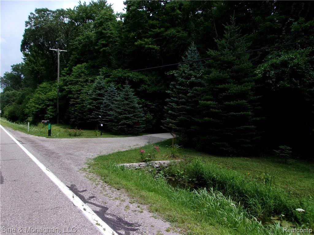 9079 Phelps Road Algonac, MI 48001 - Photo 9 of 70 100_0173.JPG