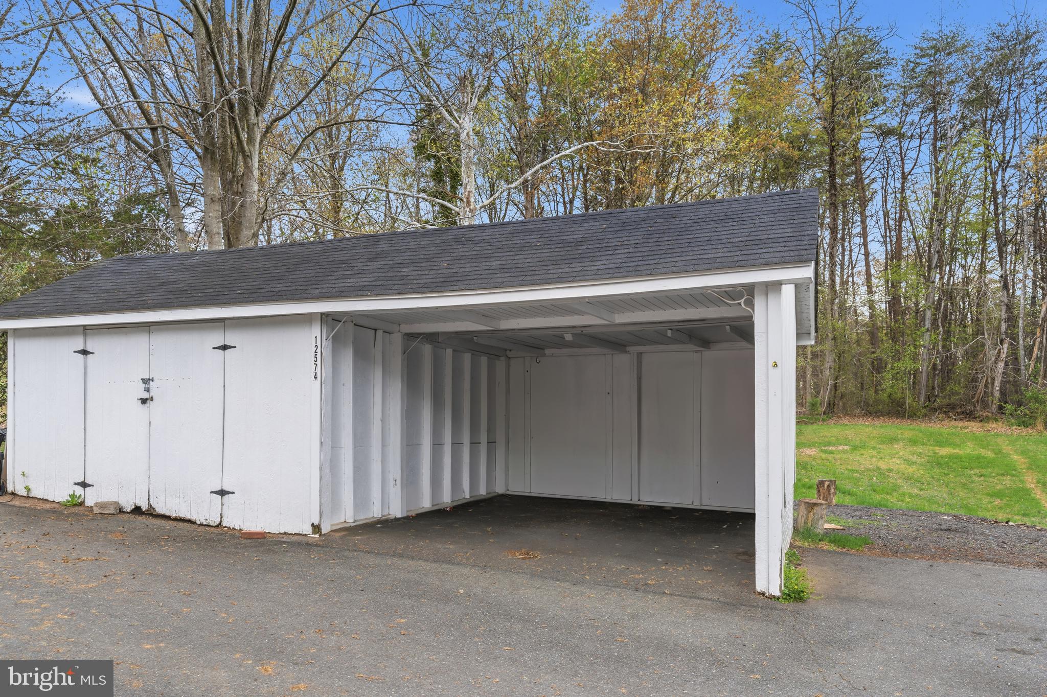 12574 Bristow Road Nokesville, VA 20181 - Photo 36 of 38 a view of a backyard