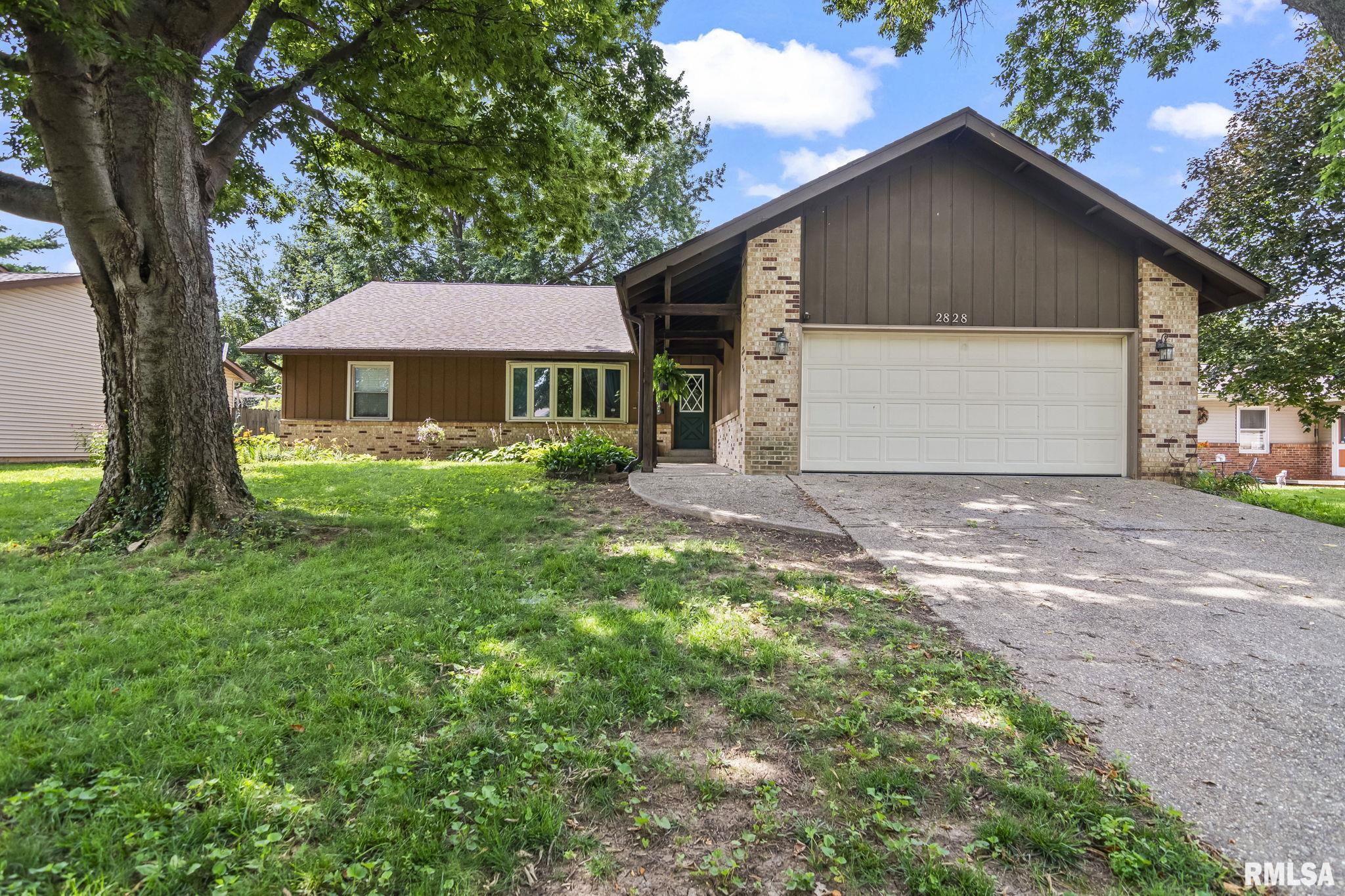 2828 Crown Point Springfield, IL 62704 - Photo 11 of 53