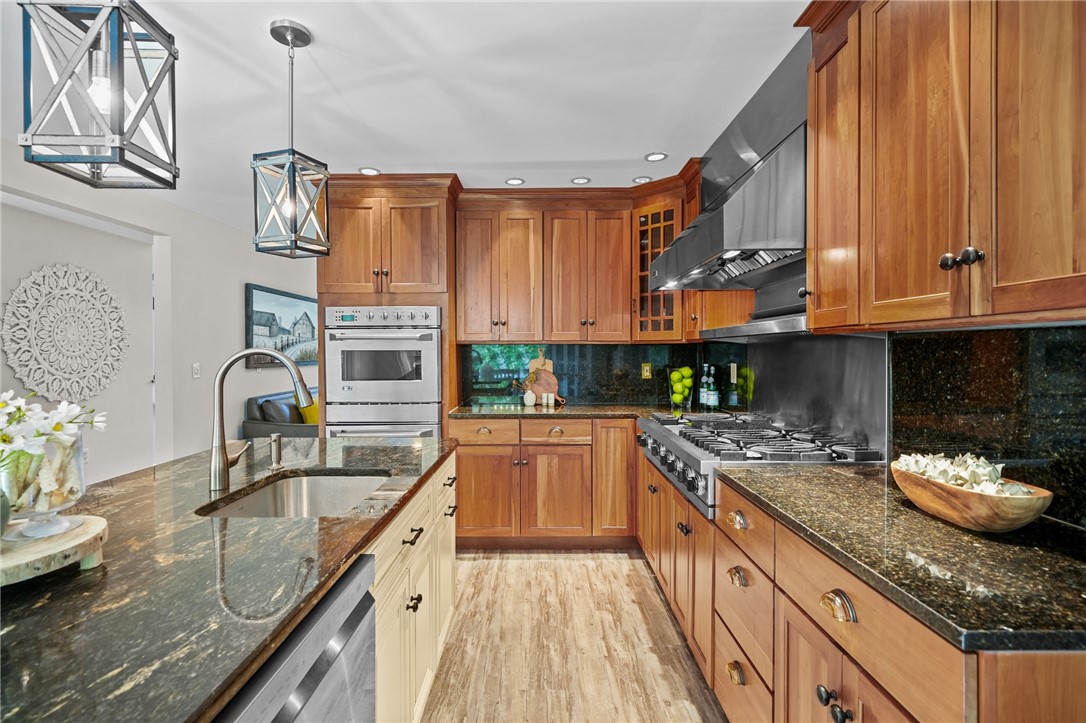 22 Fireside Drive Barrington, RI 02806 - Photo 15 of 40