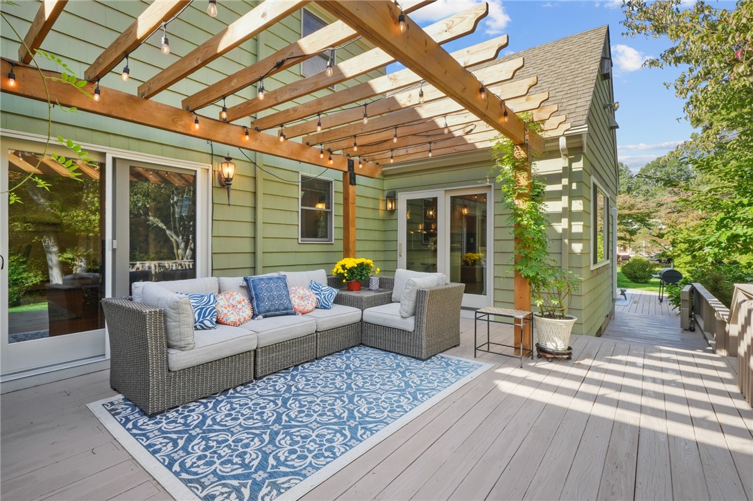 22 Fireside Drive Barrington, RI 02806 - Photo 35 of 40