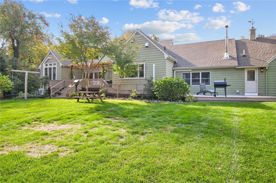 22 Fireside Drive Barrington, RI 02806 - Photo 39 of 40