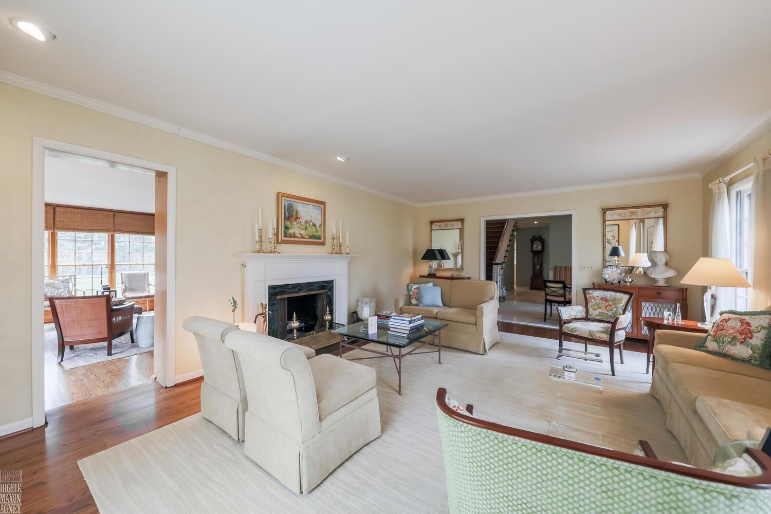 161 Vendome Road Grosse Pointe, MI 48236 - Photo 12 of 64 50138023-cb60eda4-6892-4b44-9caa-bda3d7e413c0.JPG