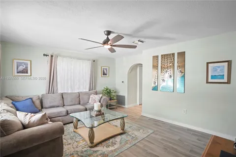 $250,000 | 142 Northwest 10th Court, Boynton Beach, FL 33426