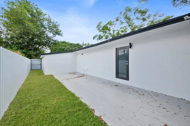 $520,000 | 860 Northwest 70th Street, Miami, FL 33150