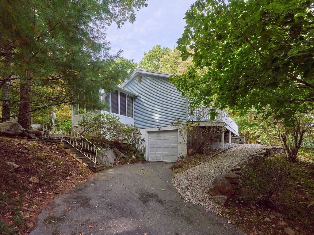 154 Stafford Road Wales, MA 01081 - Photo 4 of 42 Gallery Image 4