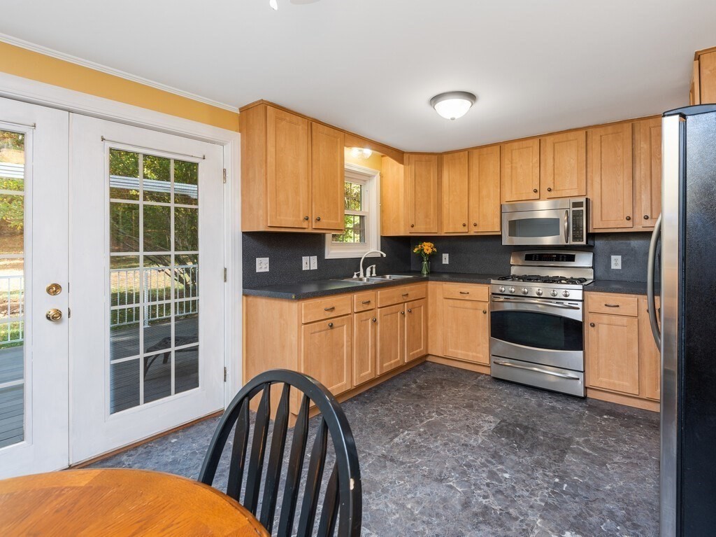 154 Stafford Road Wales, MA 01081 - Photo 6 of 42 Gallery Image 6