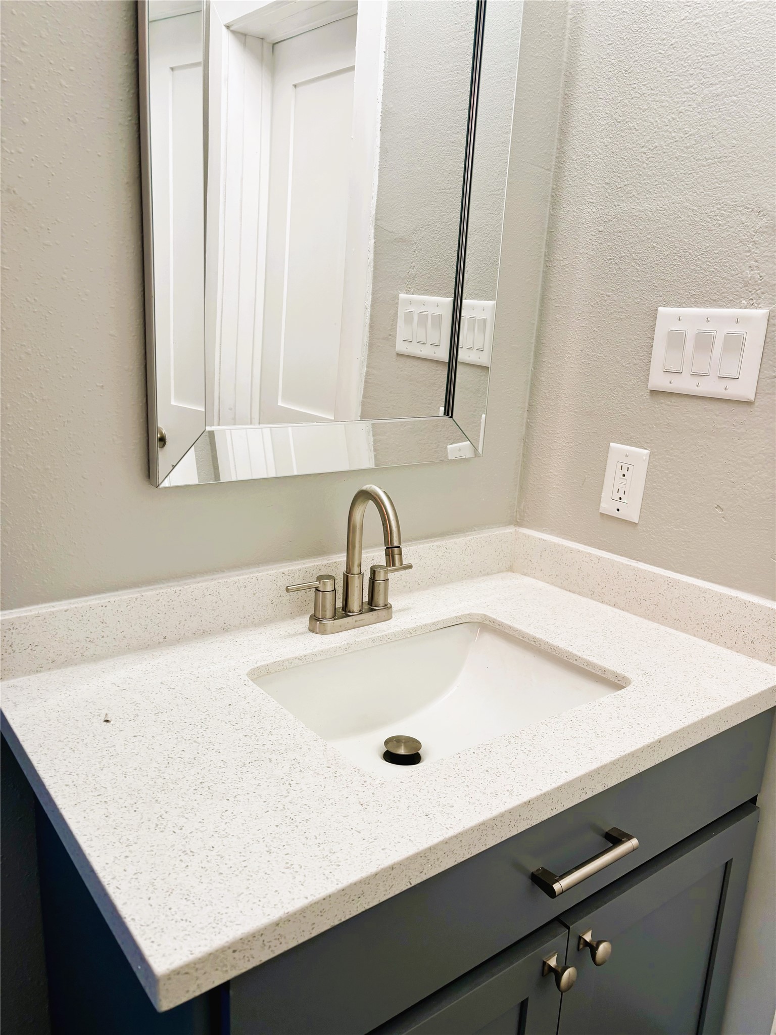 2007 Spring Street Houston, TX 77007 - Photo 15 of 18 a close view of sink and tap